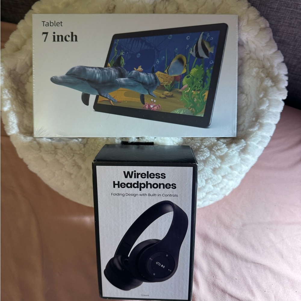 Sealed never opened, 7-Inch Tablet with Sealed Wireless Headphones Set 🎧